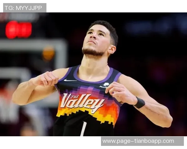 布克赞邓恩今夏训练刻苦展现更强侵略性状态提升显著 布克赞邓恩今夏训练刻苦展现更强侵略性状态提升显著