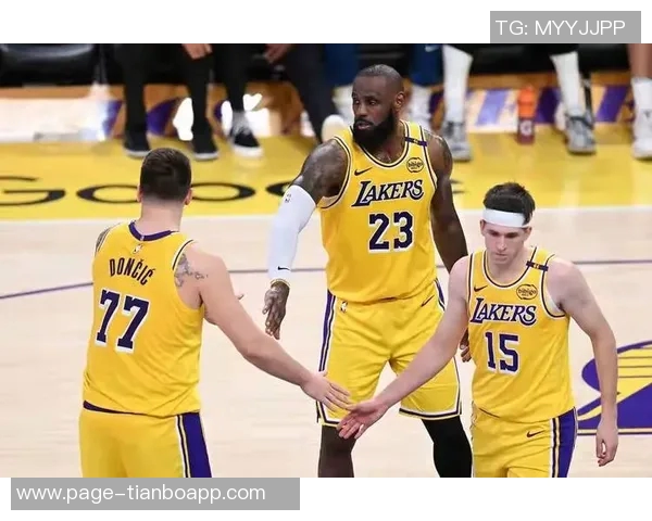 里夫斯回忆外婆因詹姆斯吼他而生气自曝母亲更严厉让人印象深刻 里夫斯回忆外婆因詹姆斯吼他而生气自曝母亲更严厉让人印象深刻