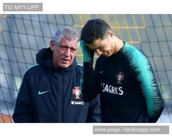 C罗中路停球失误错失良机遗憾抱头难掩失落情绪